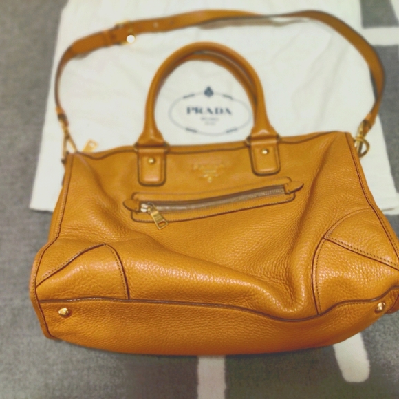 leather Prada bag - Picture 2 of 8